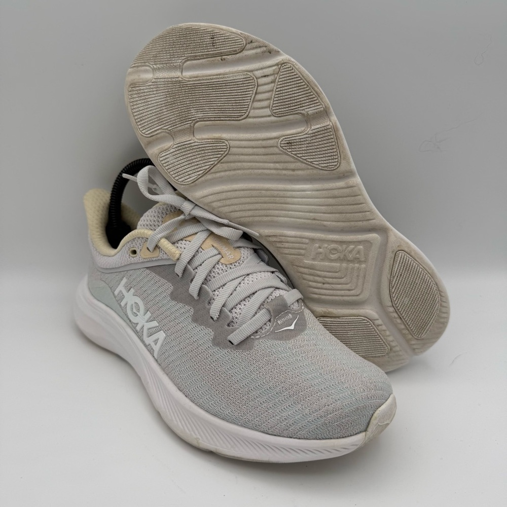 Women’s HOKA One One Solimar Light Gray Athletic Running Sneaker‎ Shoes Size 7B